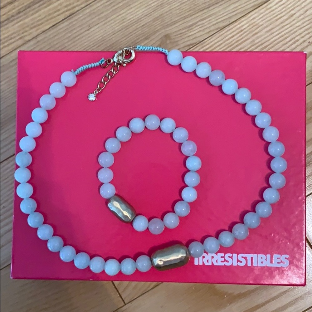 Matching Bracelet and Necklace Set